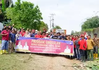 Camat Mandau dan Ketua Komisi IV Tinjau Goro Jalan Wonosobo di Talang Mandi