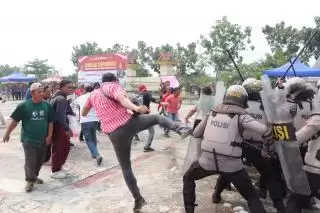 Antisipasi Gangguan Pemilu 2024, Polres Pelalawan Simulasi Sispam Kota