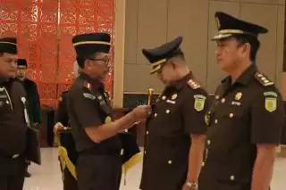 Kajari Pelalawan Resmi Dilantik, Ini Pesan Kajati Riau