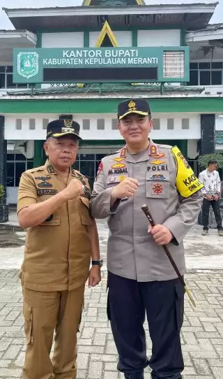 Kunker ke Kepulauan Meranti, Ketua Bhayangkari Resmikan MCK dan Mushala