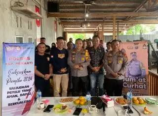 Dengar Keluhan Masyarakat, Wakapolres Kepulauan Meranti Giat 'Jumat Curhat'
