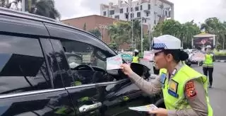 'Jurus Jitu' Polwan Ditlantas Polda Riau Sukseskan Pemilu Damai 2024