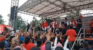 Kampanye Akbar, Ribuan Orang  Tumpah Ruah di Lapangan Bola Pangkalan Kerinci