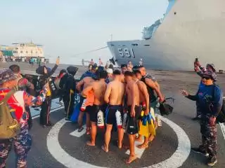 38 Menit Berenang Sebarangi Selat Madura, Bintara Ditpolairud Polda Sumsel Sabet Prestasi di HUT Kopaska