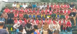 Anak-anak SSB Duri Galaxy Tak Cuma Lihai Olah Si 'Kulit Bundar' Tapi Religius