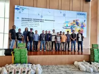 Menebar Kebaikan, BRI Regional Office Medan Bagikan Paket Sembako kepada Sahabat Pers