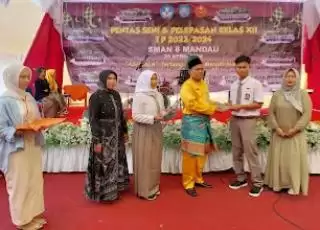 Pensi dan Pelepasan Siswa ke XII Smandel TP 2023-2024, 'Askhala Terbang Tinggi Meraih Mimpi'