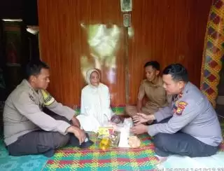 Lewat Program Si Dul, Polsek Rangsang Bantu Lansia di Rangsang Pesisir