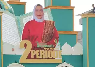 Tulisan 'Bengkalis Bermasa 2 Periode' Hiasi Pawai Taaruf MTQ ke 49 Kecamatan Mandau