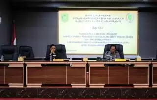 Asmar Beri Tanggapan Pandangan Umum Fraksi DPRD Kepulauan Meranti