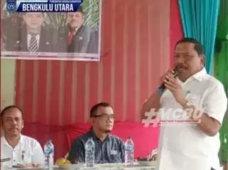 Petani Sawit Desa Taba Tembilang Sumringah Terima STDB dan Mesin Potong Rumput