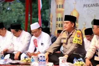 Hadirkan Ustadz Das'at Latif, Polda Riau Gelar Doa Bersama Wujudkan Pilkada Damai
