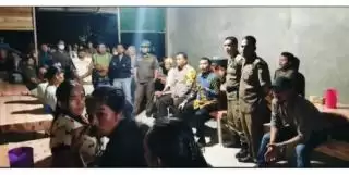 Razia Cafe di Titian Antui Camat Pinggir Turun Bersama Pasukan