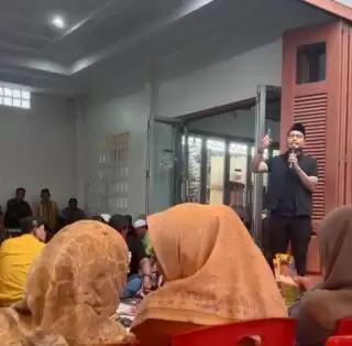 Menyala Abangku! 'SANDI' Paslon Nomor 2 Disambut Antusias Emak-emak di Bathin Solapan