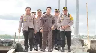 Bersama Pamatwil Kapolres Kepulauan Meranti Tinjau Rapat Pleno PPK Rasbar