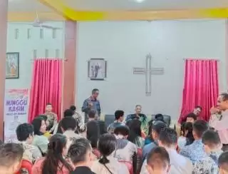 Polres Kepulauan Meranti 'Minggu Kasih' Bersama Jemaat Gereja HKBP Selatpanjang
