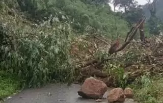 Dibantai Hujan, Jalan Pamah Semelir Longsor, Akses Langkat Tanah Karo Putus