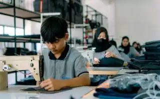 Pukulan Berat Bagi Naker, Industri Garmen Tutup Bertahap