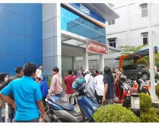 Di Kantor BRI Unit Pinggir Tak Direspon, Puluhan Nasabah Geruduk Kantor BRI Cabang Duri