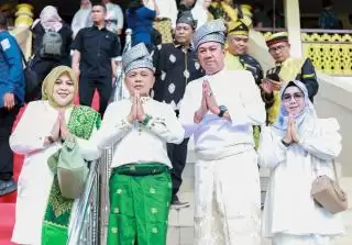 Termasuk Asmar-Muzamil LAM Riau  Tepuk Tepung Tawar Kada se Riau