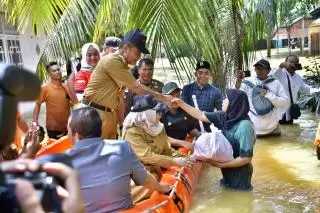 Diguyur Hujan Deras, Lima Daerah di Riau Terendam Banjir