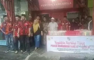 Peduli, MPC PP Kepulauan Meranti Berbagi Takjil di Bulan Suci Ramadhan 1446 H