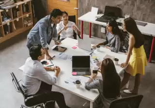 Gimana Lindungi Kepentingan Bisnis Anda Lewat Hubungan Strategis Pemerintah