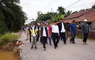 Portal Dipasang, Truk Batu Bara Dilarang Melintas Rengat-Kuala Cenaku