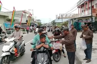 Berkah Ramadhan, DPD Pujakesuma Kepulauan Meranti Bagikan 1000 Takjil ke Masyarakat