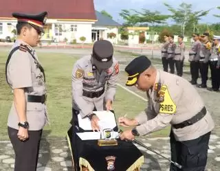 Kapolres Kepulauan Meranti Pimpin Upacara Sertijab Empat Pejabat Baru Resmi Dilantik