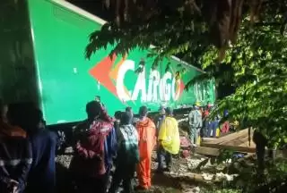 Mohon Maaf Atas Keterlambatannya! KAI: Jalur KA di Daop 2 Bandung dan Daop 4 Semarang Nornal