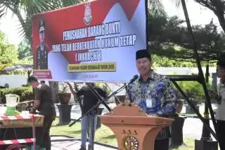 Bupati Puji Kejari Bengkalis Dipemusnahan BB Inkracht Kasus Narkotika, Kamnegtibum dan TPUL
