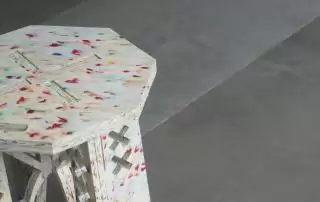 FURE: Inovasi Mahasiswa Surabaya Ubah Tutup Botol Plastik Jadi Furnitur Estetik Ramah Lingkungan