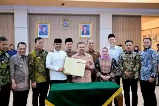 Gesa Pembangunan Daerah, Bupati Bengkalis Rapat Bersama Gubri dan Kepala Daerah se Riau