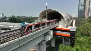 Lebih Ramah Lingkungan, Operasional LRT Jabodebek 100 Persen Gunakan Listrik