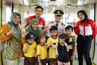 Partisipasi Wujudkan Pendidikan Bermutu, KAI Rutin Lakukan Edutrain di LRT Jabodebek