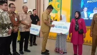 Bupati Syah Afandin Apresiasi Gubsu Bobby Nasution Serahkan 1.600 Kartu BPJS untuk Nelayan Langkat