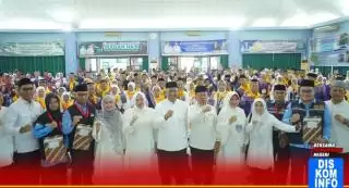 Bupati Rohul Resmi Lepas 445 JCH Kloter 9 Embarkasi Batam, Titip Doa Kemajuan Daerah