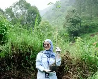 Wujud Nyata Komitmen Berkelanjutan, WSBP Tanam 318 Pohon Trembesi di00⁰ Mei 2025