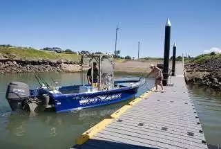 Jangan Salah Pilih! Kubus Apung HDPE vs Drum Bekas, Mana Lebih Awet?