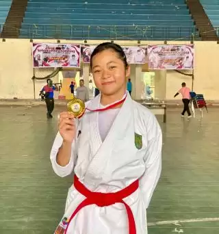 Siap Tampil di Tingkat Provinsi, Novita Veronika Raih Medali Emas Karate Seleksi O2SN Inhil