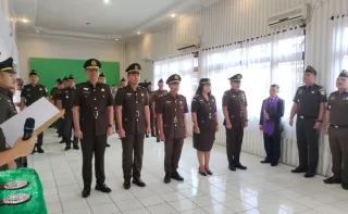 Lantik Kasi Intelijen dan Empat Kepala Subseksi, Ini Harapan Kajari Inhu