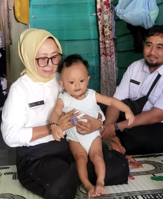 Sambangi Keluarga Pasien KIPI, Dinkes Inhu Sosialisasi