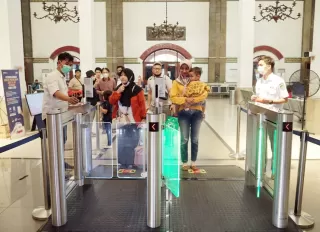 KAI Daop 4 Semarang Catat Lebih 1 Juta Penumpang Gunakan FRBG Dukung Layanan Modern dan RL