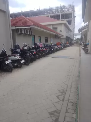 Diduga Belum Kantongi PBG dan Amdal Penambahan Gedung Baru RS Awal Bros Ujungbatu