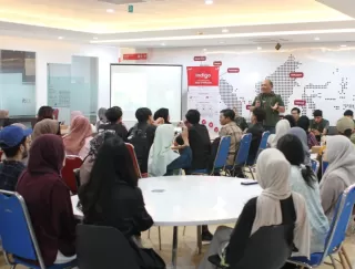 Telkom Indonesia Lanjutkan Komitmen Teknologi Inklusif Lewat Program Pelatihan AI di Malang