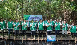 Aksi Tanam Pohon 2025, LindungiHutan Rilis Data CSR Teraktif