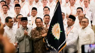 Mantap! H Asmar Dikukuhkan Sebagai Sekretaris Bidang Investasi dan Hilirisasi Apkasi