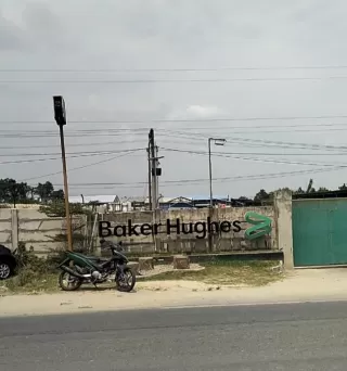 Lo Kok! PT Baker Hughes Bisa Dirikan Bangunan Bawah Power Line, Apa Tak Melanggar?