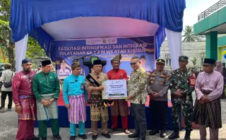 Kukuhkan Bapak dan Ibu Asuh Anak Stunting dan Ayah Bunda Genre Tahun 2025, Ini Asa H Asmar